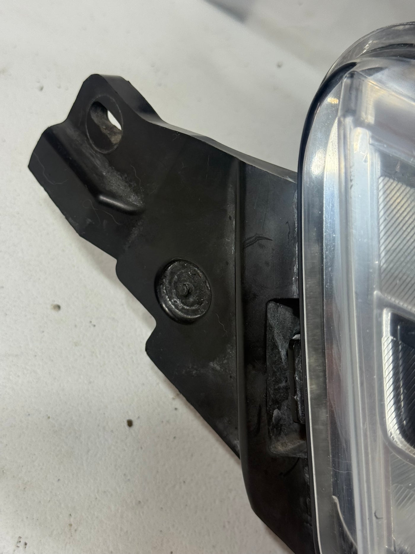 2013-2019 Ford Taurus Headlight Assembly Halogen left driver side genuine OEM
