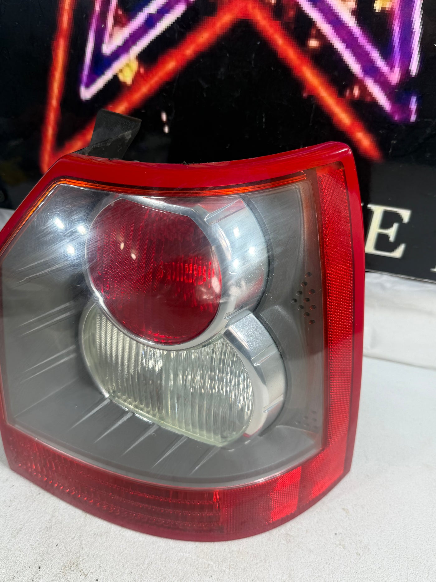 2008-2012 Land Rover LR2 HSE Rear Exterior Right Passenger Side Tail Light OEM