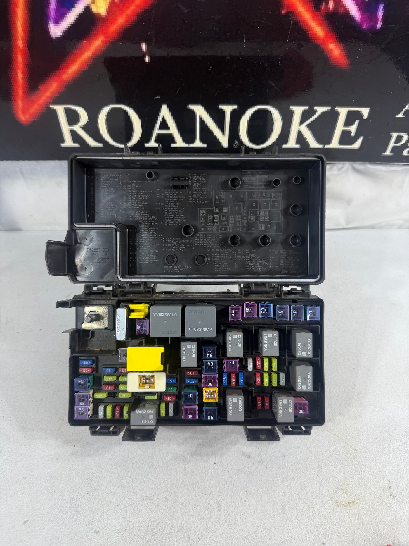 2012 Dodge Grand Caravan Chrysler Town & Country Fuse Box TIPM BCM 68105507AC