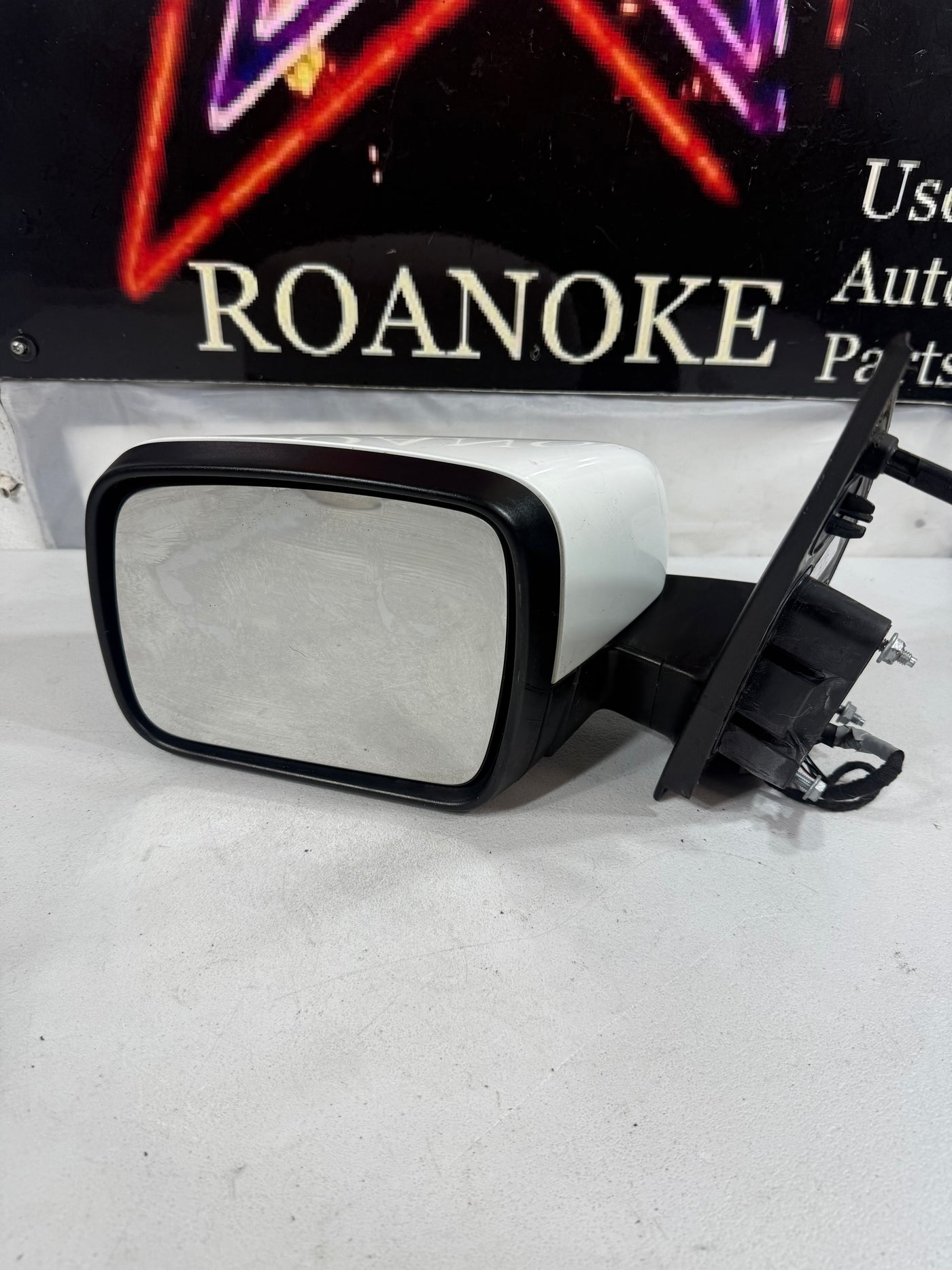 11-15 LAND ROVER LR2 LH LEFT SIDE DOOR MIRROR SIDE MIRROR WHITE OEM
