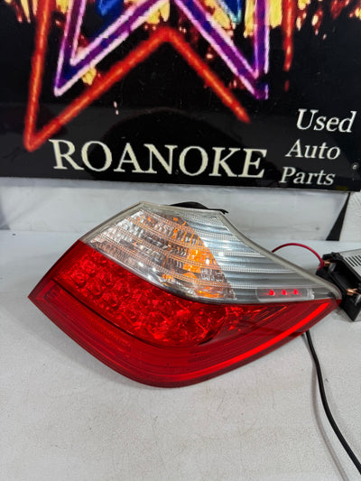 2009-2011 Hyundai Genesis Sedan Right/Passenger OUTER Tail Light Assembly OEM