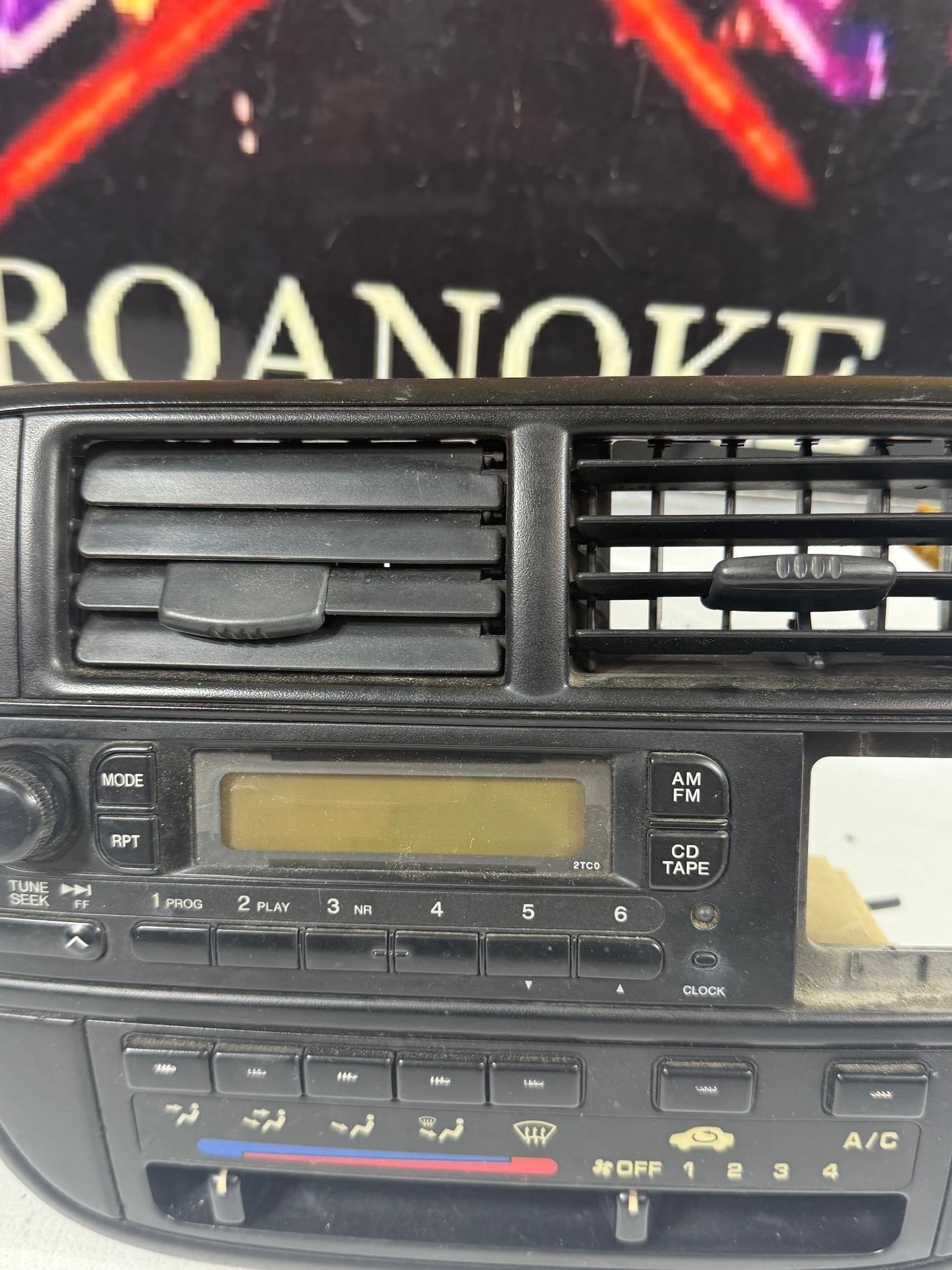 1996 - 1998 HONDA CIVIC OEM  CENTER DASH AC/ HEATER CLIMATE CONTROL UNIT STEREO