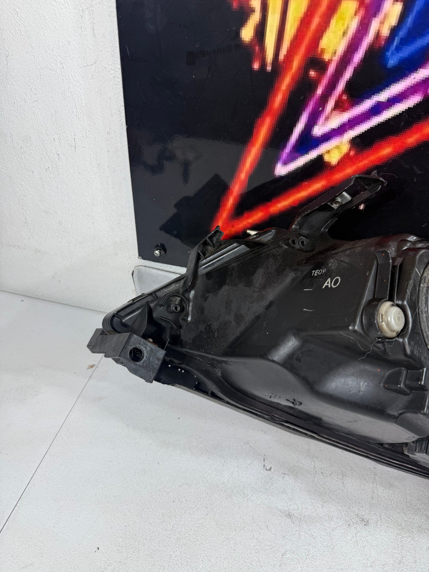 2005-2008 ACURA RL RIGHT PASSENGER SIDE HEADLIGHT XENON HID OEM