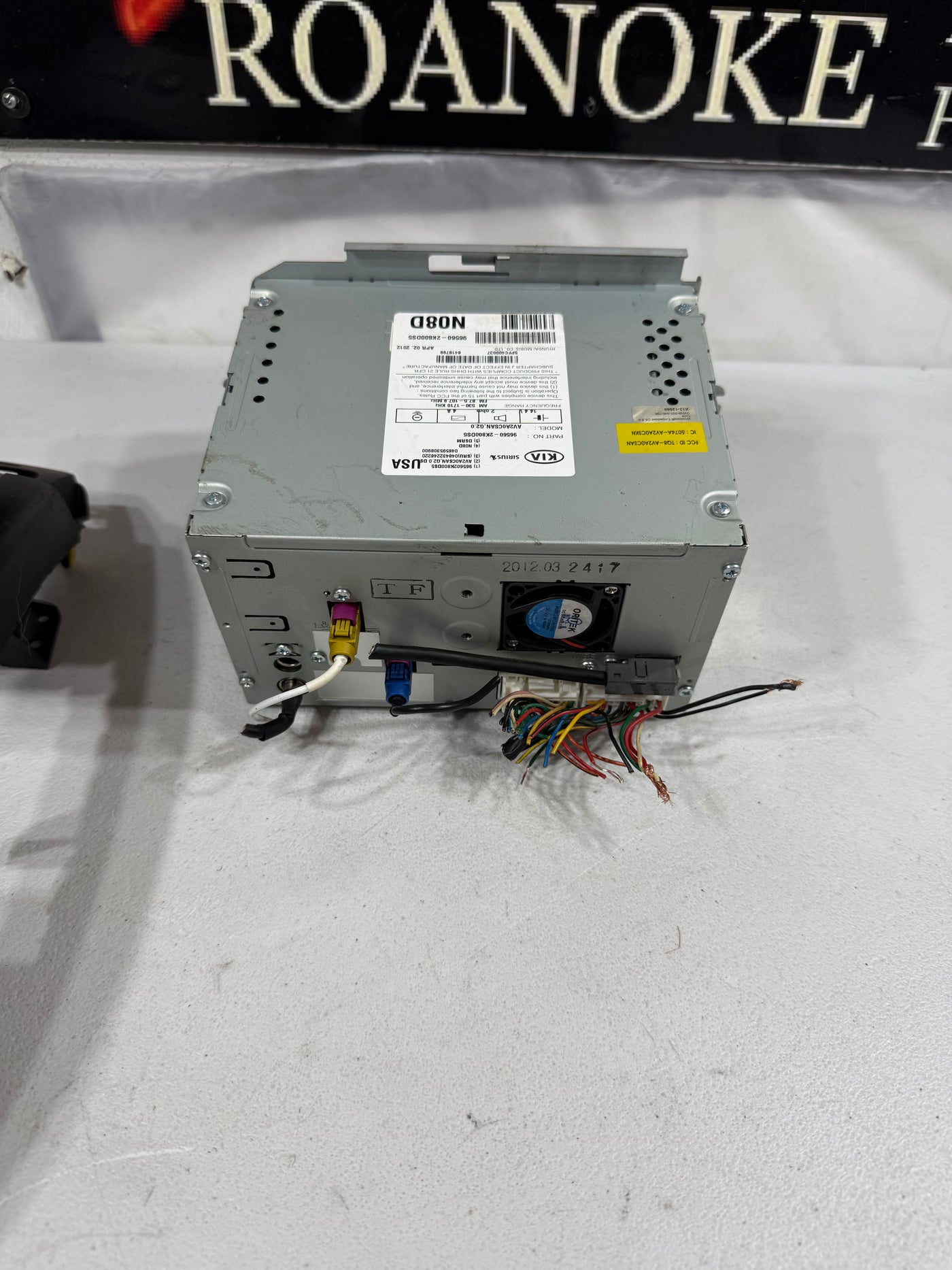 2011 - 2013 KIA SOUL Navigation NAV Unit GPS Radio CD InfoDisplay OEM