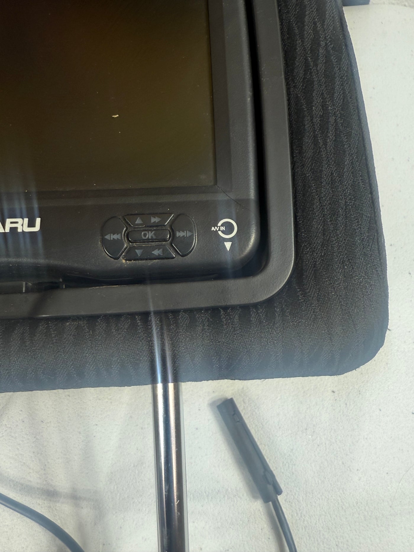 2013 Subaru Legacy Outback Headrest Head Rest Front Driver & Passenger W/ DVD Player OEM