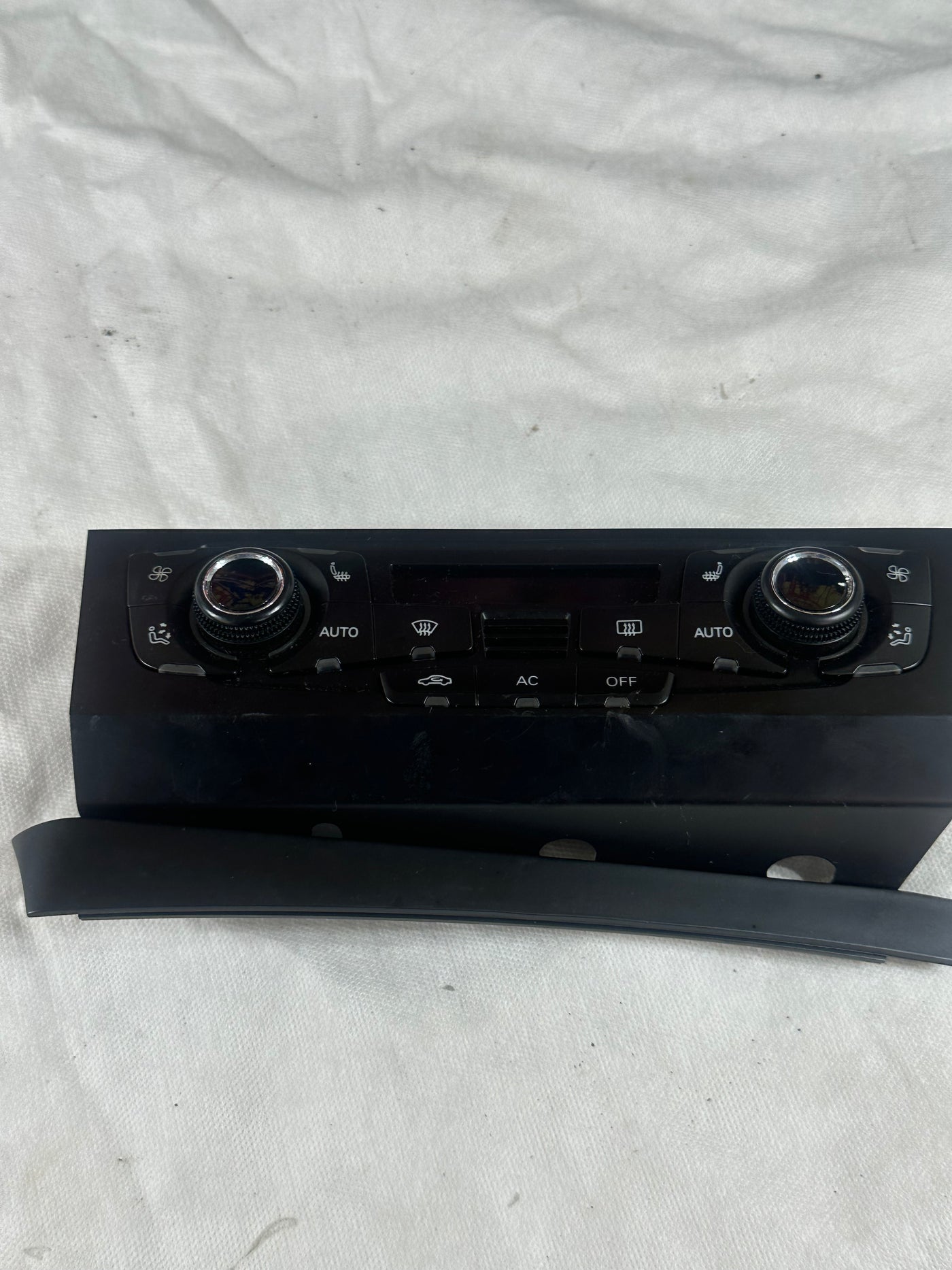 2009-2012 Audi Q5 AC Heater Climate Control Temperature Unit OEM 8T1820043AQ