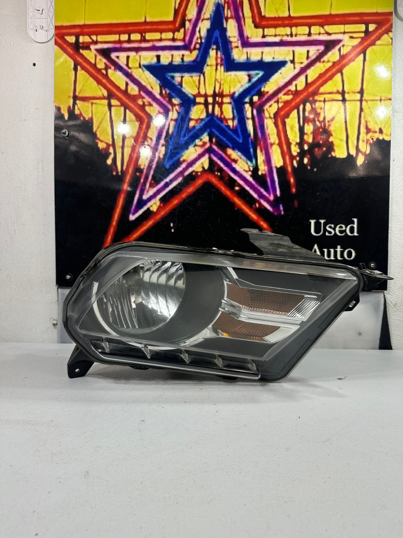 2010-2012 Ford Mustang Passenger Right SIDE Halogen Head Light Headlight OEM