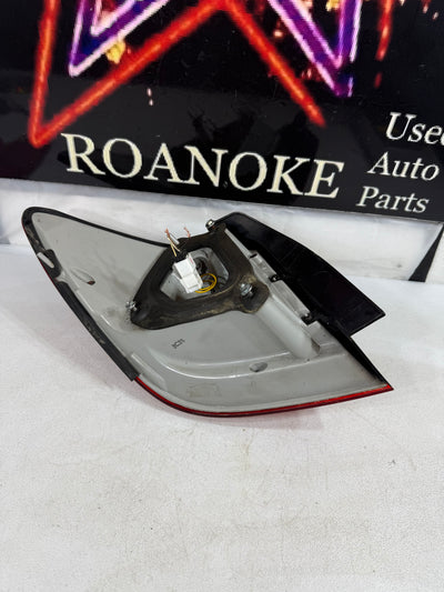 2009-2011 Hyundai Genesis Sedan Right/Passenger OUTER Tail Light Assembly OEM