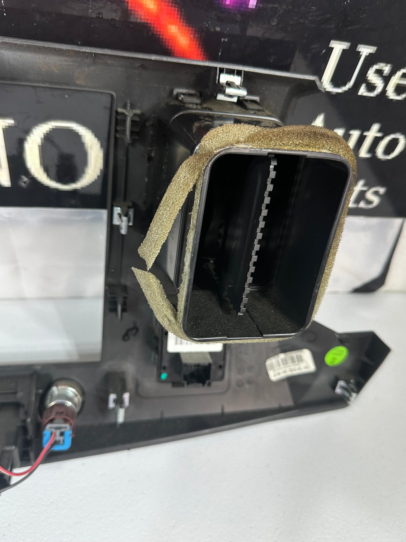 2007 - 2013 Chevrolet Chevy Silverado GMC Sierra Dash Radio 12V Vent Bezel