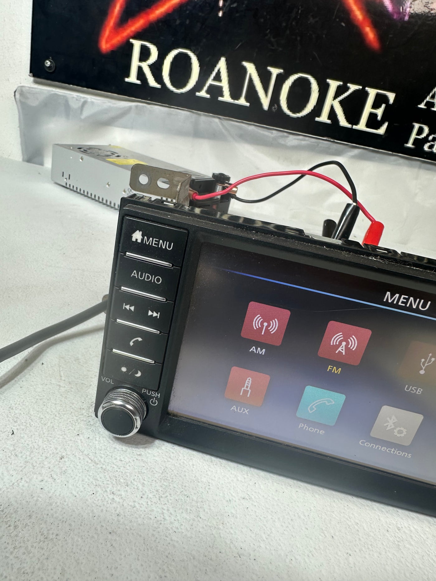 2018 - 2019 Nissan Frontier OEM Touch Screen AM FM Bluetooth AUX Radio Receiver