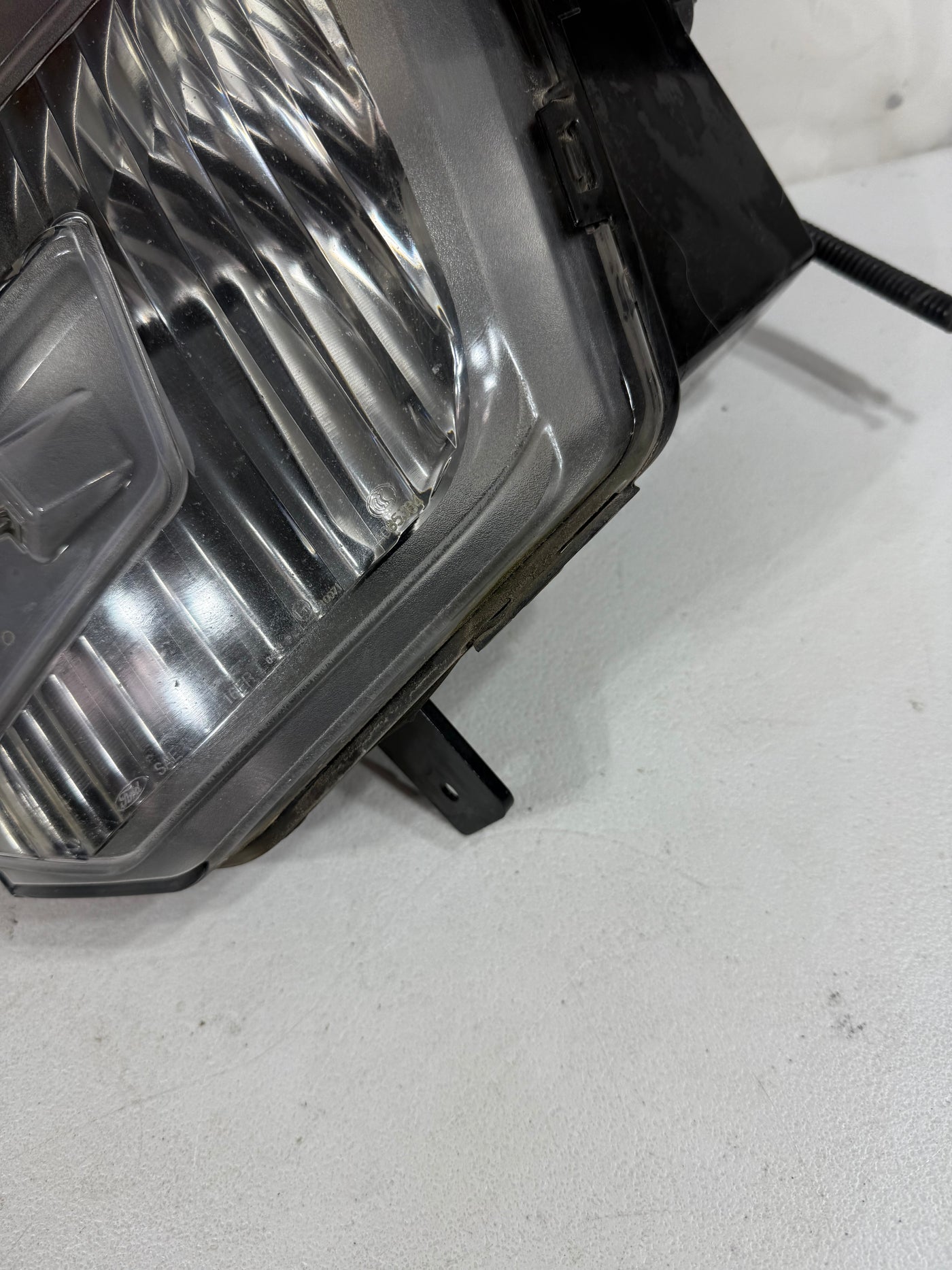2016 - 2019 FORD EXPLORER FOG LIGHT LAMP LEFT DRIVER HALOGEN OEM