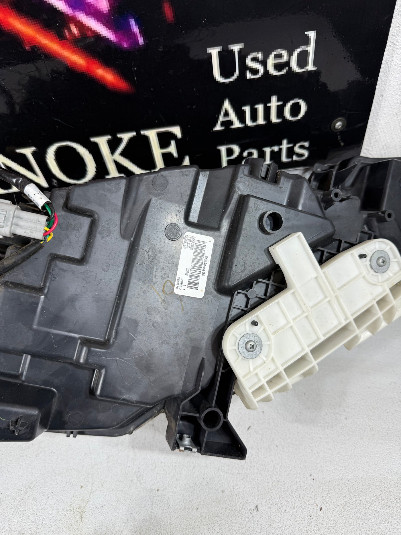2013-2017 Nissan Leaf Halogen Headlight Assembly Left Driver Genuine OEM