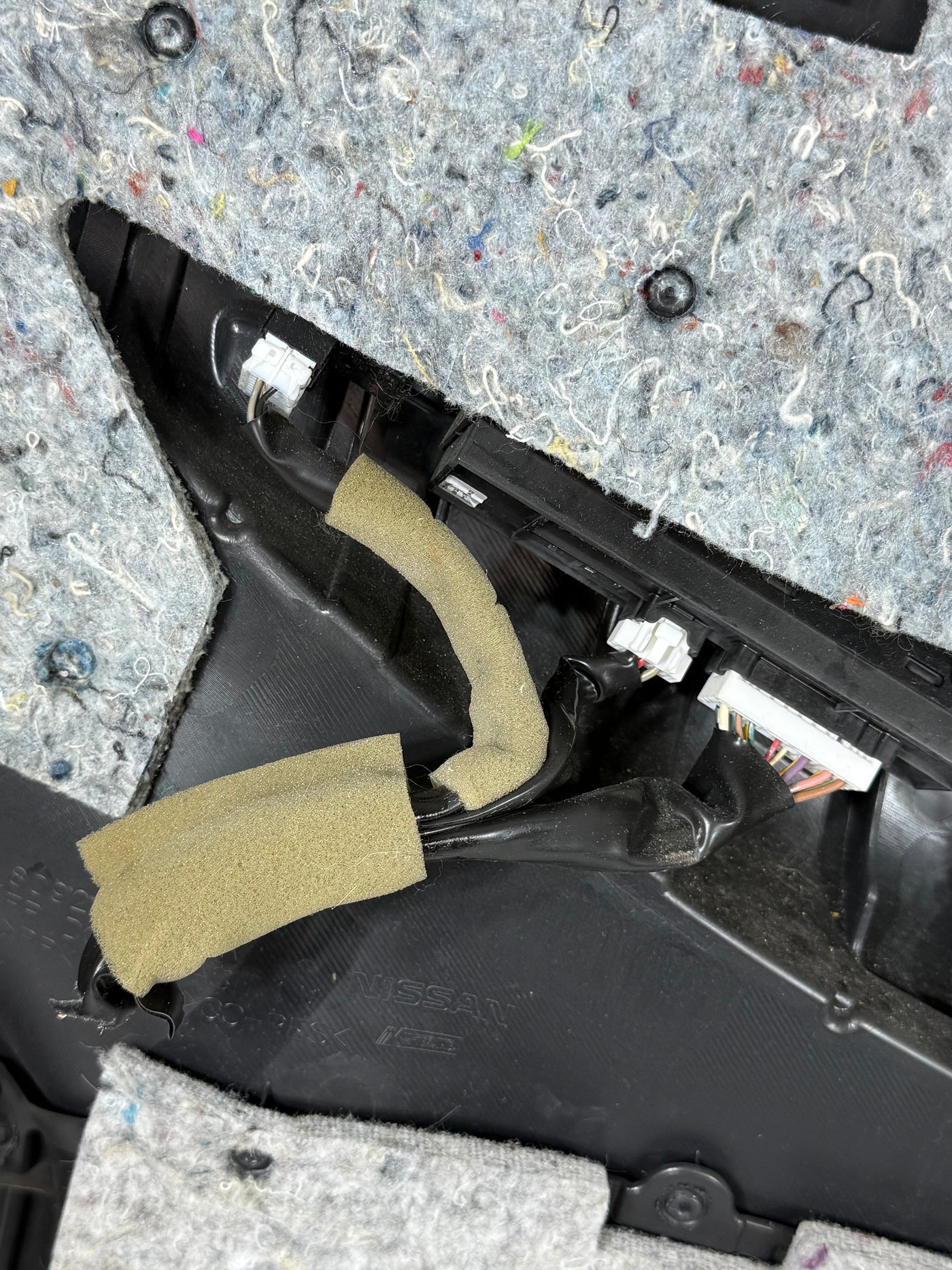 13-17 Nissan Leaf Front Door Trim Panel Left Front Driver Side Black Cloth OEM