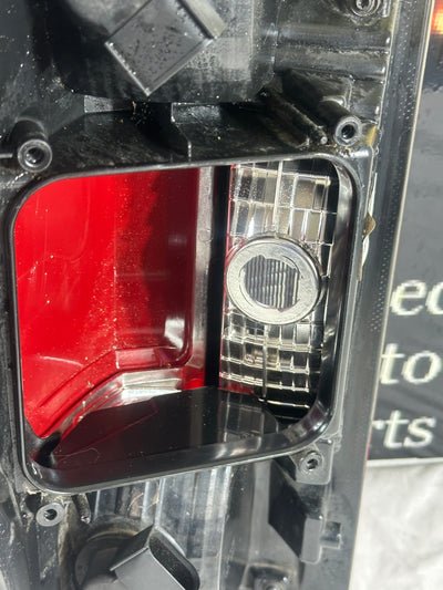 FORD F250 SUPER DUTY RH W/BLIND SPOT HALOGEN TAIL LIGHT OEM 2017 2018 2019