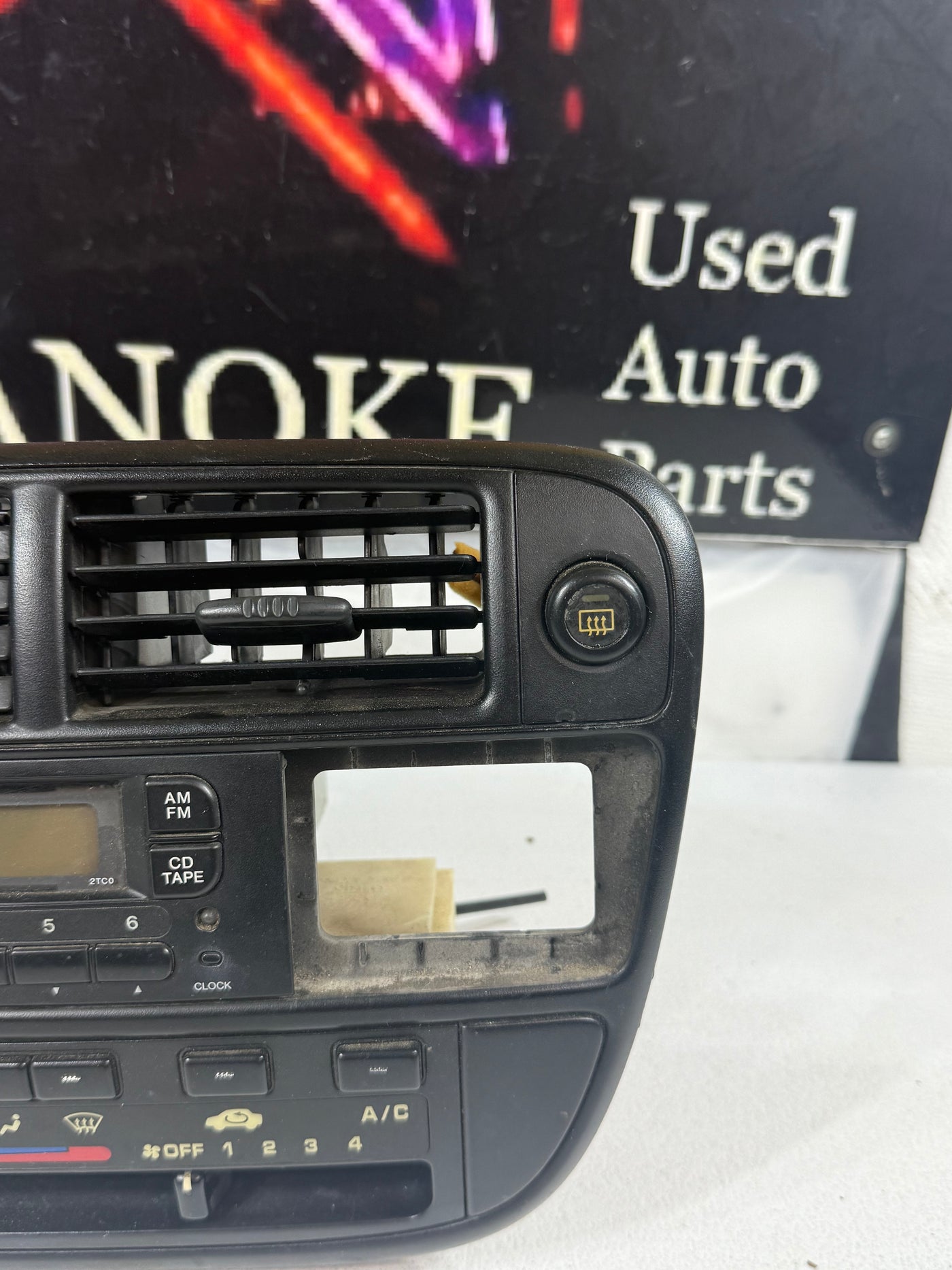 1996 - 1998 HONDA CIVIC OEM  CENTER DASH AC/ HEATER CLIMATE CONTROL UNIT STEREO