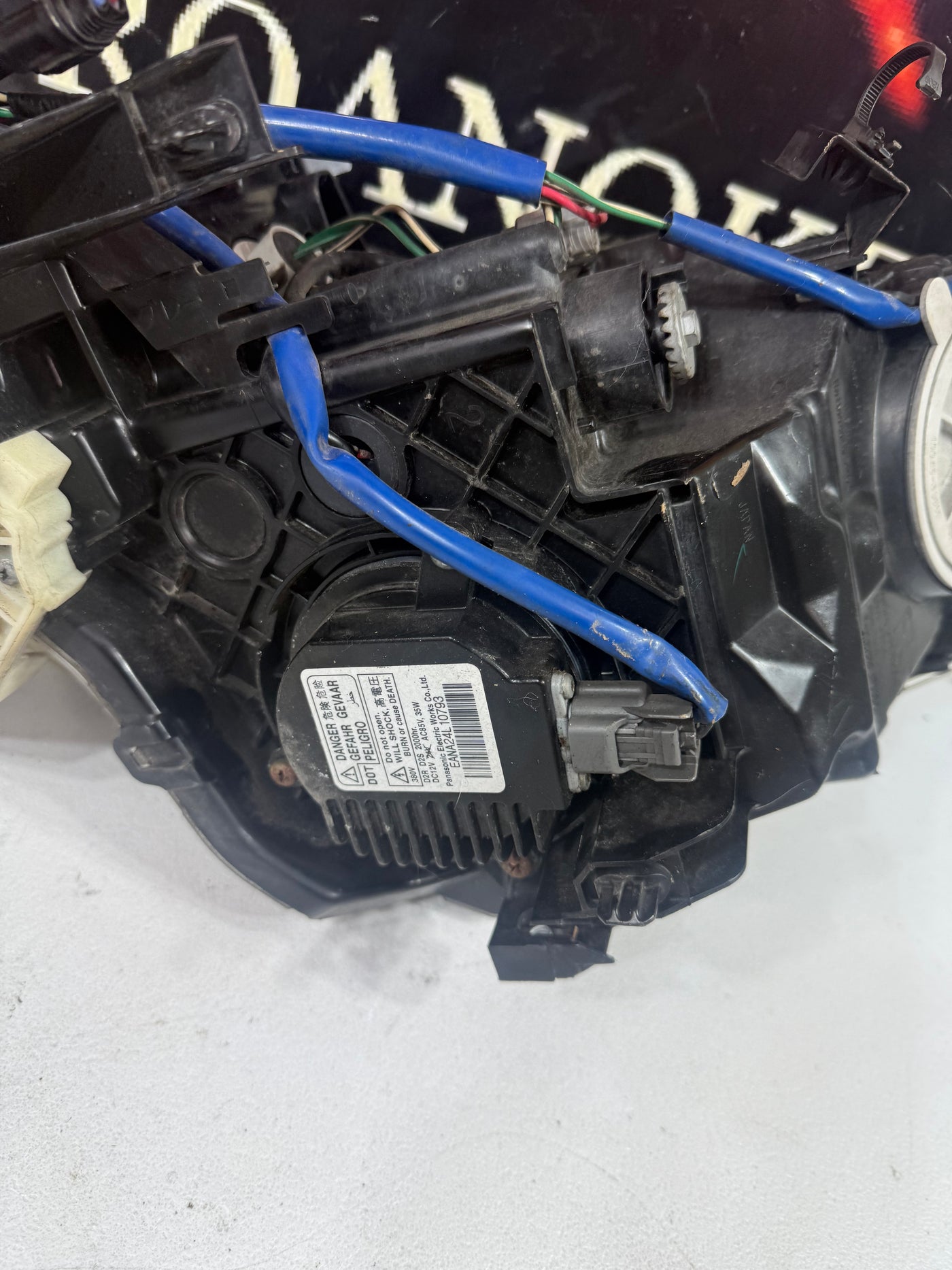 2010-2013 Infiniti G25 G37 Sedan Front Right Side Xenon HID Headlight OEM