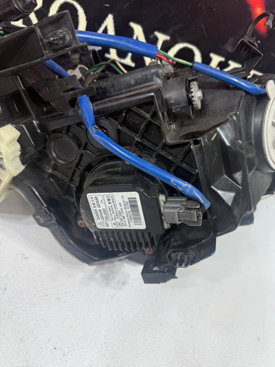 2010-2013 Infiniti G25 G37 Sedan Front Right Side Xenon HID Headlight OEM