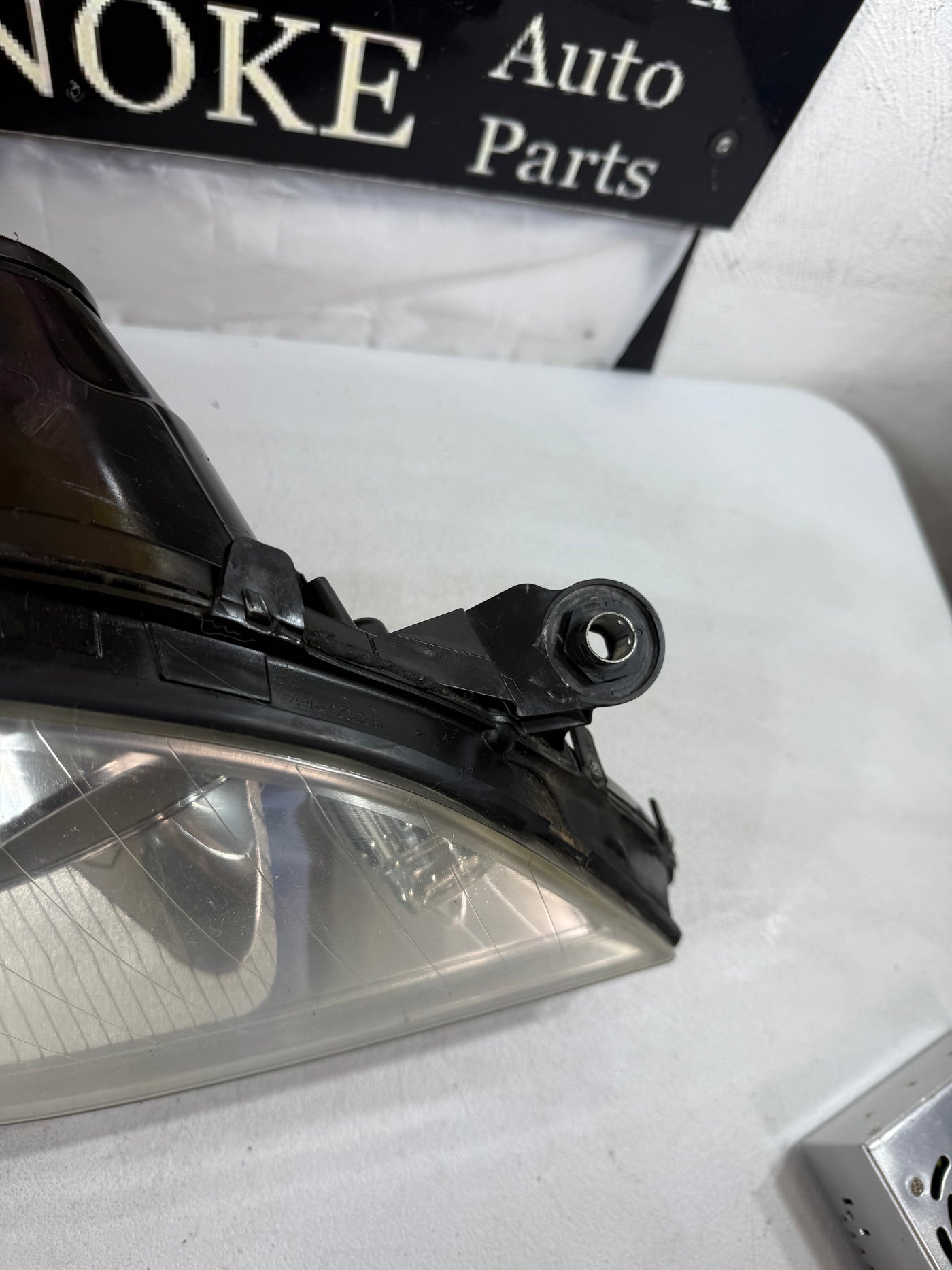 06-08 Mercedes ML500 W164 OEM Right Passenger Side Headlight Lamp Bi-Xenon OEM