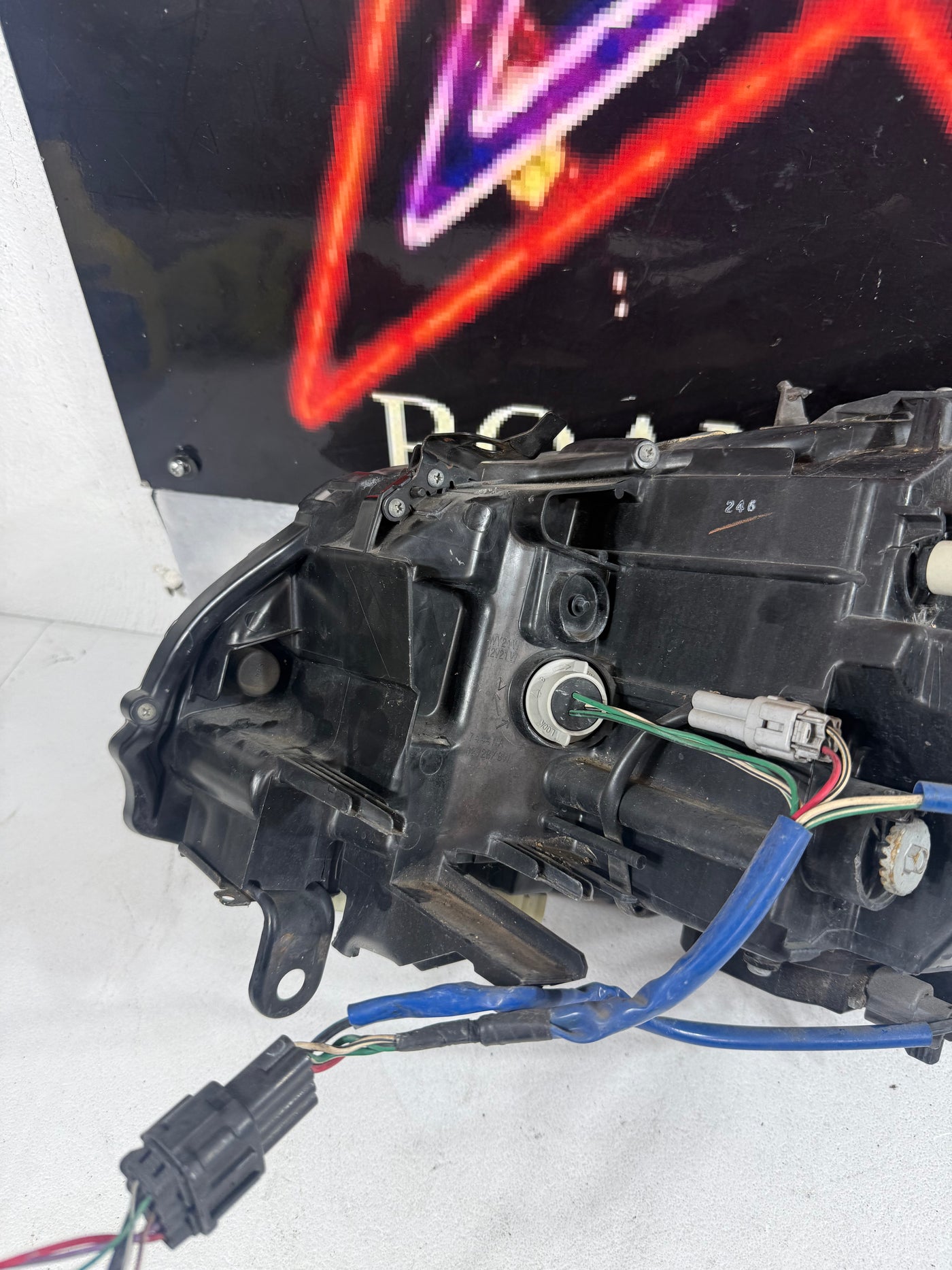 2010-2013 Infiniti G25 G37 Sedan Front Right Side Xenon HID Headlight OEM SMOKED