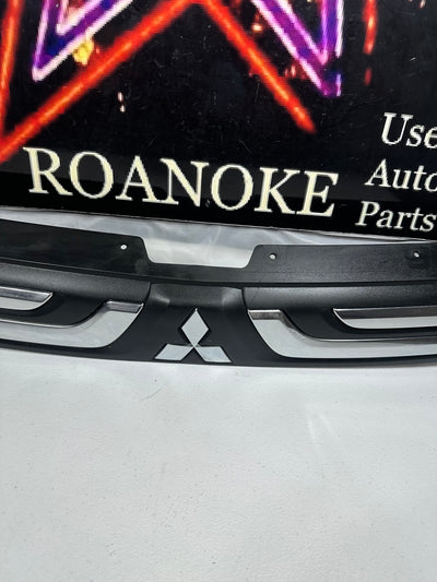 2014 MITSUBISHI OUTLANDER (NOT SPORT ) Grille OEM