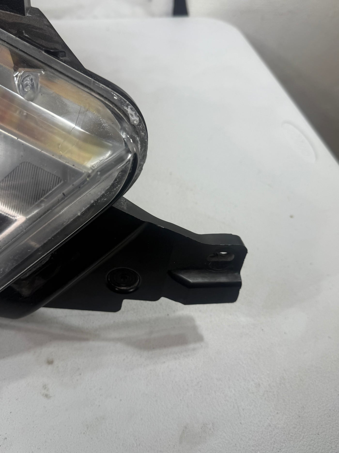2013-2019 Ford Taurus Headlight Assembly Halogen right passenger side OEM