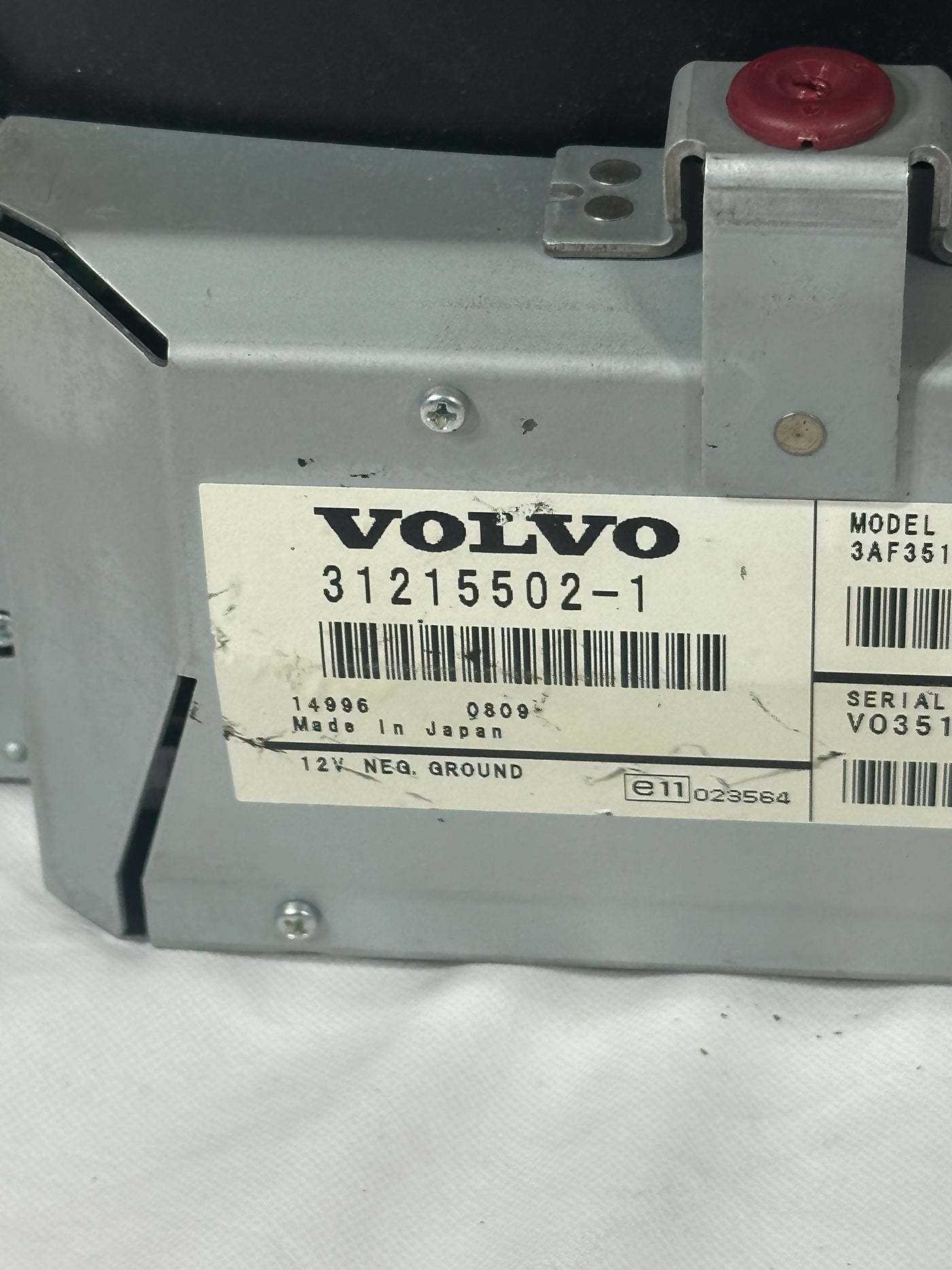 2008-2012 VOLVO S80 INFORMATION NAVIGATION SCREEN MONITOR HEADUNIT STEREO OEM