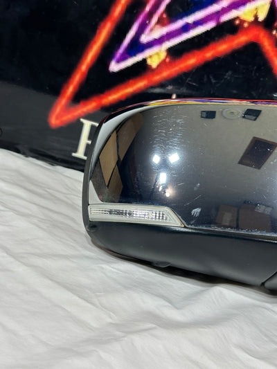 2011 Chrysler Town & Country Passenger Right Side View Power Door Mirror OEM