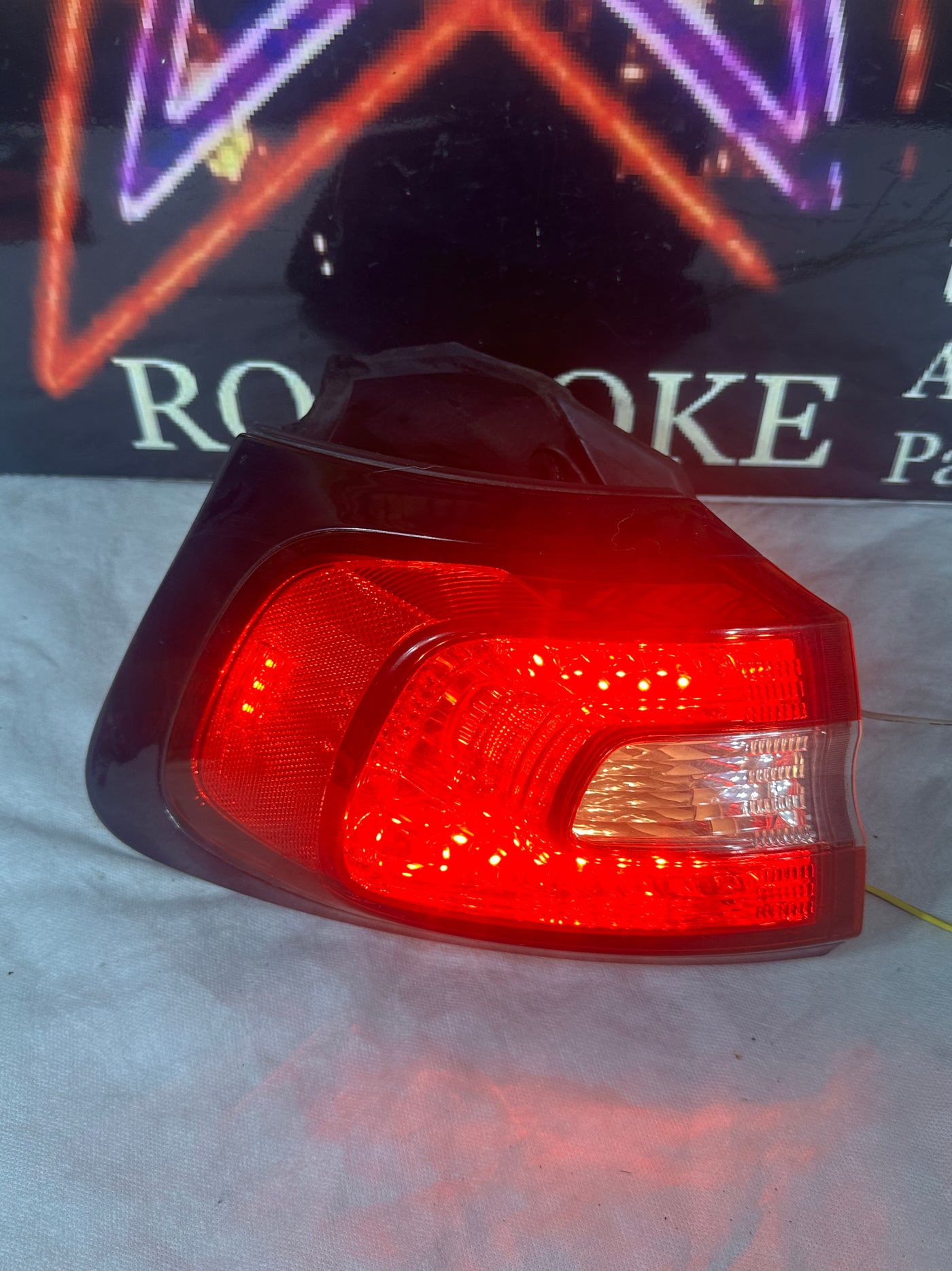 2014 2015 2016 2017 2018 Jeep Cherokee Tail Light Left Side LH Outer LED OEM