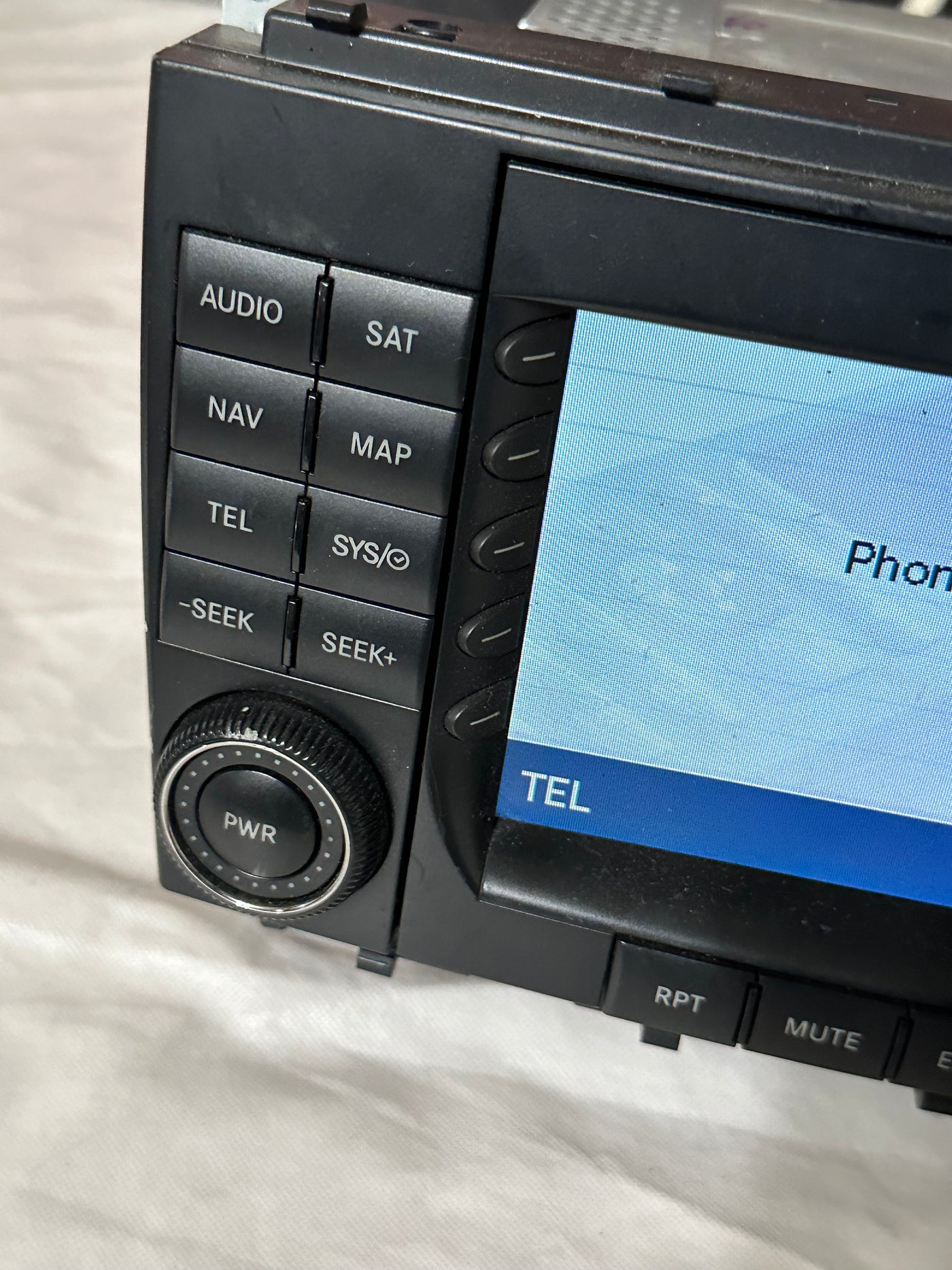 2005 - 2007 Mercedes-Benz C Class OEM Comand Navigation Radio CD Player TYPE 203