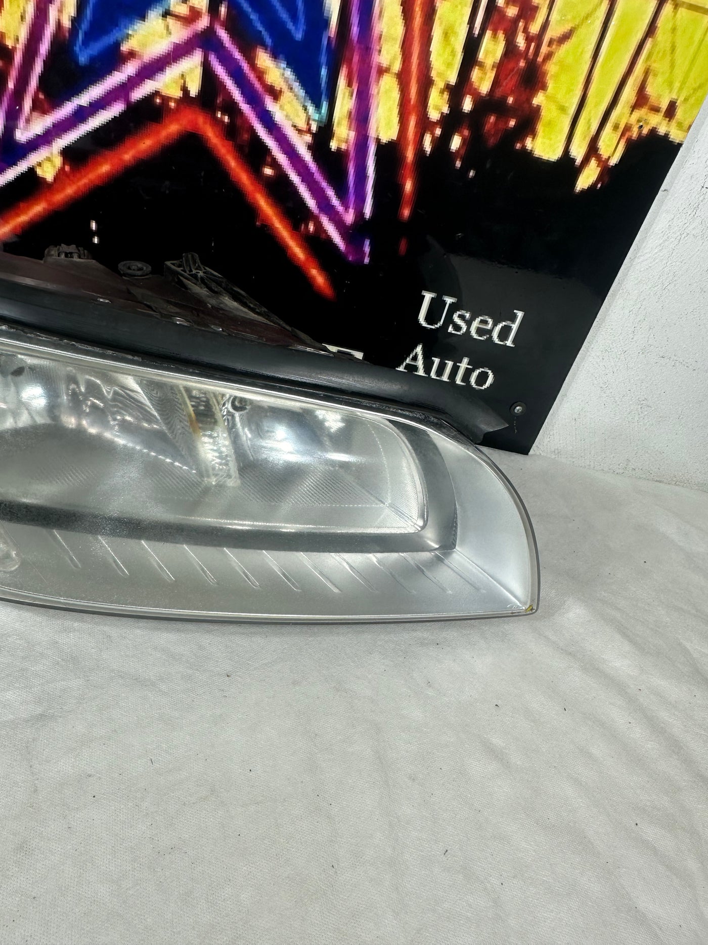 2008 2009 2010 - 2013 VOLVO XC70 RIGHT RH PASSENGERS SIDE HEADLIGHT HALOGEN HEADLAMP OEM