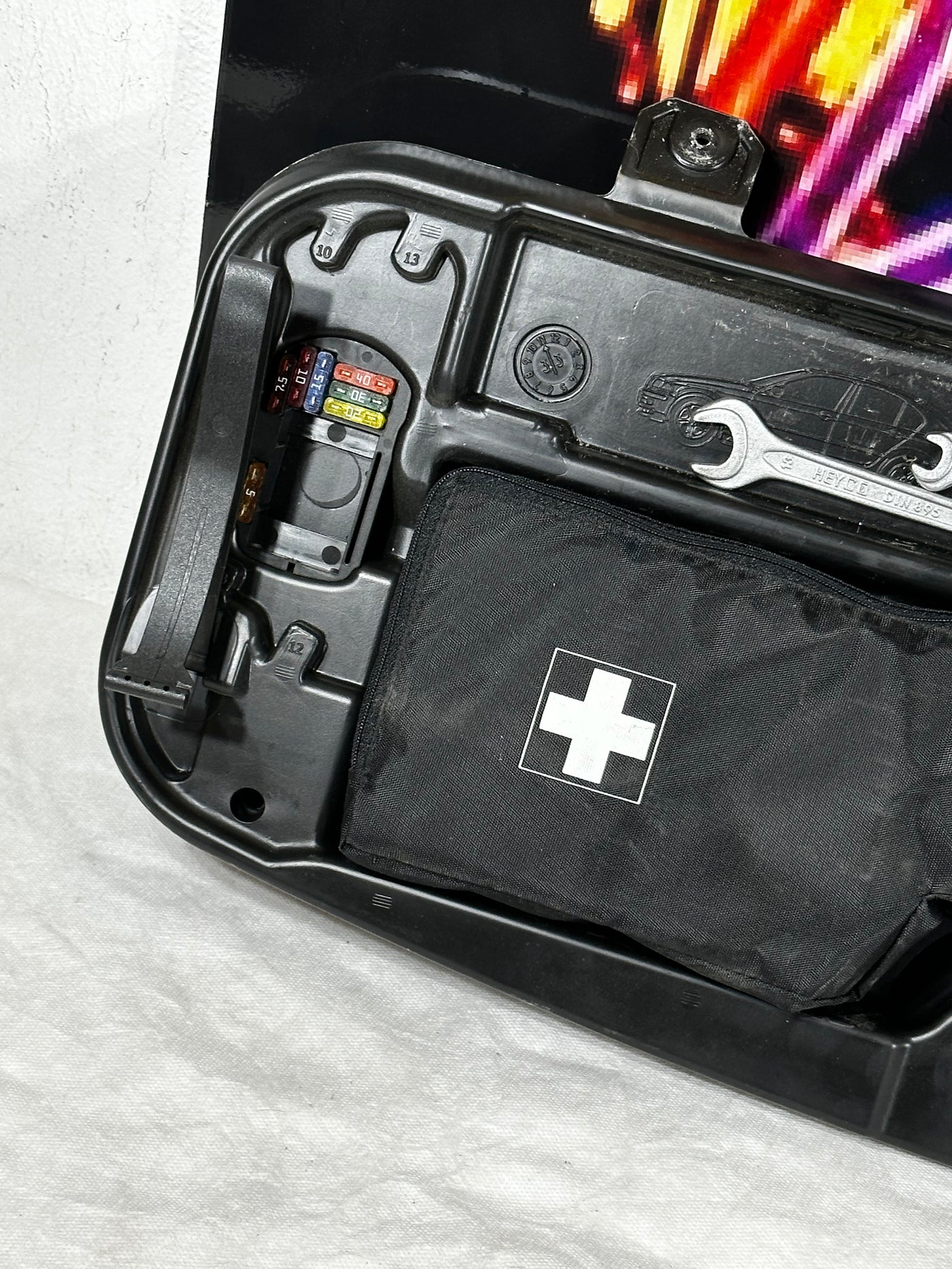 2004 2005 BMW 545i Sedan Rear Trunk Emergency First Aid Kit Tool Set 71116761420