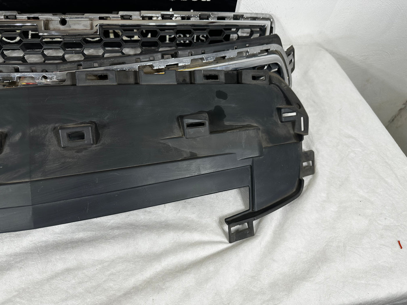 2013 CHEVY MALIBU FRONT UPPER GRILL TOP & Bottom Whole Set OEM