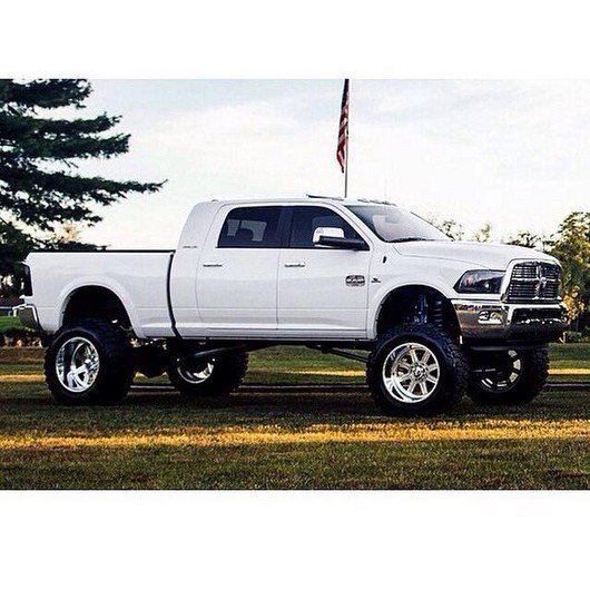 Dodge RAM 1500 09-19 2500/3500 10-18 Projector Headlights CCFL Halos & DRL Smoked/Black